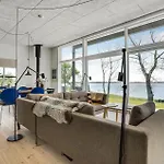 2 Bedroom Amazing In Дом отдыха Обенро