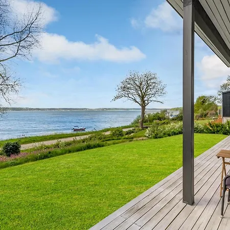 Dom wakacyjny 2 Bedroom Amazing In *