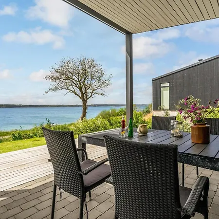 Dom wakacyjny 2 Bedroom Amazing In