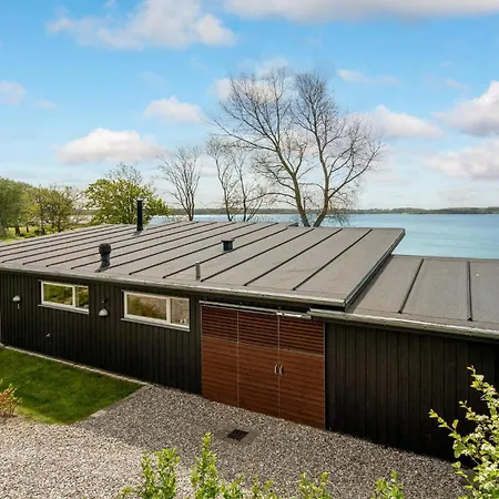 Dom wakacyjny 2 Bedroom Amazing In