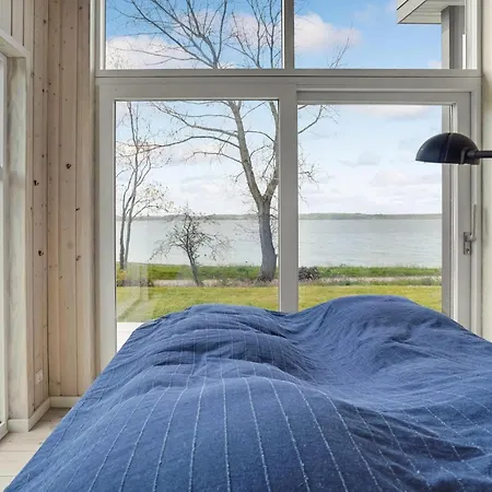 Dom wakacyjny 2 Bedroom Amazing In