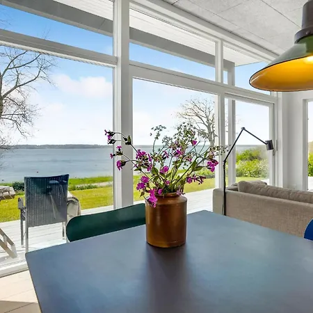 Dom wakacyjny 2 Bedroom Amazing In *