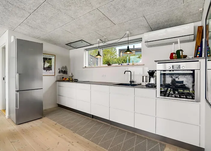 2 Bedroom Amazing In أبينرا