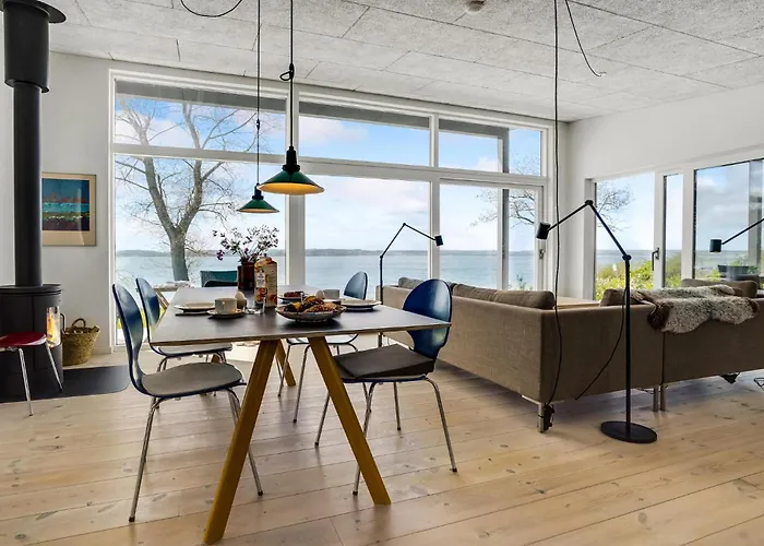 2 Bedroom Amazing In أبينرا